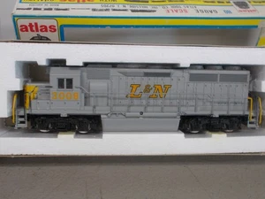 LOCOMOTORA MOTORIZADA ATLAS ~ L & N - LOUISVILLE & NASHVILLE GP-40 # 3008 ~ ESCALA HO - Imagen 1 de 9