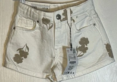 Pantalones Cortos Zara Niña Talla 6 Cintura Ajustable Blanco/Dorado Flores Cremallera Botones Nuevos con Etiquetas Foto 1 de 4