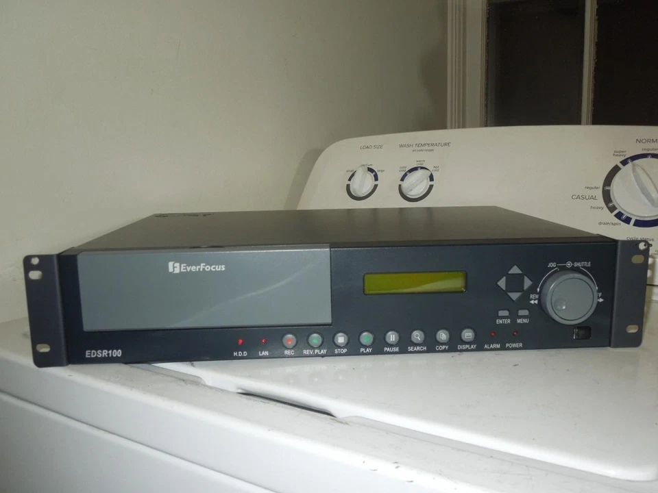 EverFocus Security / Surveillance Video HDD Recorder DVR Model EDSR100 - Image 1 of 4