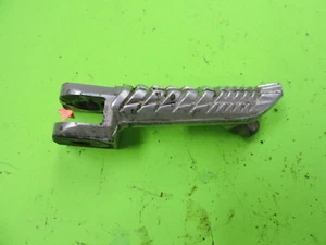 06-07 SUZUKI GSXR600 RIGHT FRONT FOOT REST PEG STEP - Picture 1 of 2