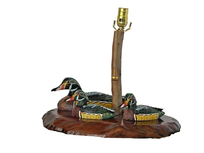 LÁMPARA DE MESA VINTAGE SEÑUELO PINTADO A MANO Y HECHO A MANO PATOS Y TRONCOS DE ÁRBOL RÚSTICO Foto 1 de 4