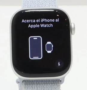 Apple Watch Series 10 Aluminum 42mm (GPS) Silver w/ Light Blue Band - Afbeelding 1 van 15