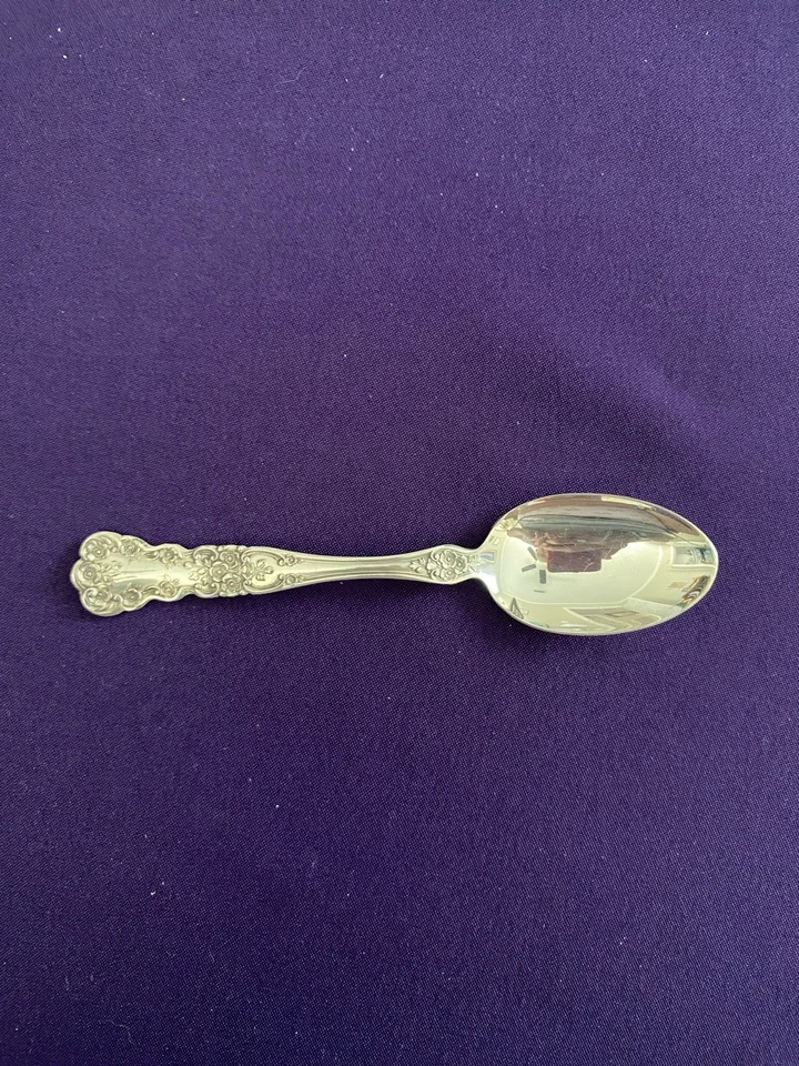 Cuchara Gorham de plata esterlina, patrón Buttercup, 5,75 pulgadas Foto 1 de 2