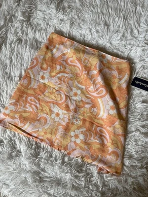 Minifalda Hollister tiro alto estampado floral talla XS para mujer minifalda Y2K Foto 1 de 4