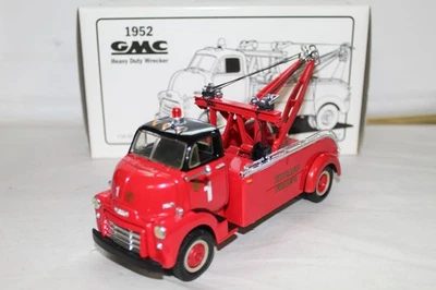 FIRST GEAR 1952 GMC Heavy Duty Wrecker Chicago Fire Department - Image 1 of 4