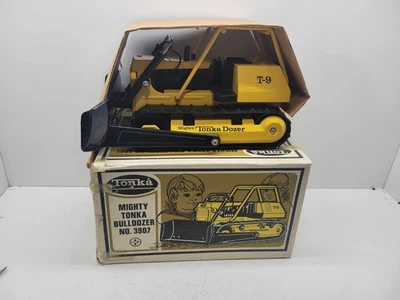 Bulldozer original Mighty Tonka T-9 con caja e inserto Foto 1 de 4