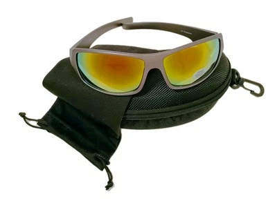 Gafas de sol deportivas envolventes con montura gris y lentes estilo Revo naranja/amarillo. Foto 1 de 2