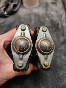 1964 65 SCHWINN STINGRAY PEDALS 4" FULL SIZE GOOD SHAPE VINTAGE S2 NO REFLECTOR - Picture 1 of 12