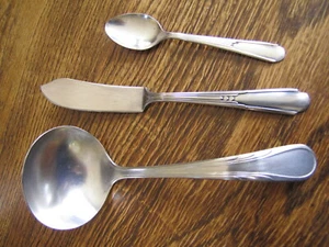 LOT ART DECO silverplate ARGYLE gravy, Fairfield TULIP butter knife & spoon - Picture 1 of 7