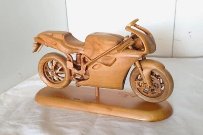 Modellino Moto DUCATI 916 scala 1:9 in Legno di Ciliegio fatta a mano in Italia - Immagine 1 di 4