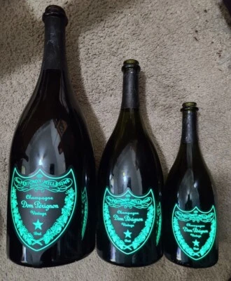 Botella vacía Dom Perignon Luminous Lite-up de 1,5 litros (solo 1 botella MAGNUM) Foto 1 de 2