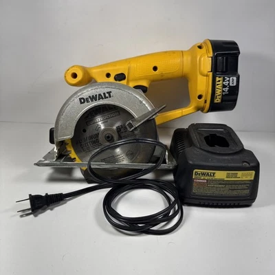 Dewalt 14.4 Volt Cordless 5-3/8" Trim Saw Kit w/ Battery and Charger - DW935 - Image 1 of 4