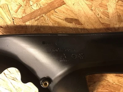 CUCHARA DE AIRE IZQUIERDA YAMAHA FZ-09 2014-2015 FZ09 1RC-2137W-00 Foto 1 de 4