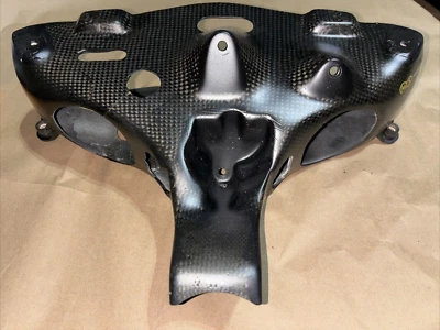 КАРБОНОВЫЙ КОВШОВЫЙ ОБТЕКАТЕЛЬ ФАРЫ DUCATI PERFORMANCE 996 SPS 2000 MS Production - Изображение 1 из 4