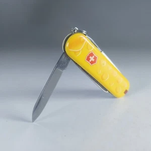 Swiss Army Knife Victorinox 58mm Classic SD Limited Edition 2019 Alps Cheese - Picture 1 of 6