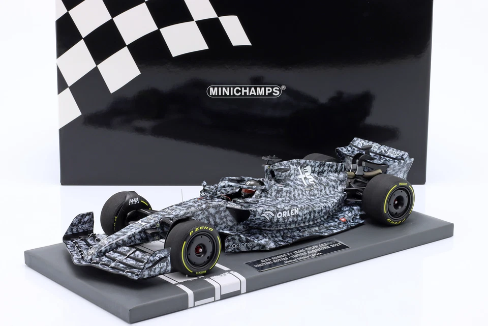 Valtteri Bottas Alfa Romeo C42 Formel 1 Test Barcelona 2022 1:18 Minichamps - Bild 1 von 1