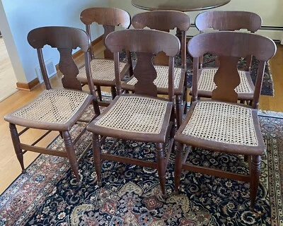 Antiguo juego de 6 sillas de asiento de bastón con respaldo de violín de arce tigre de principios del siglo XIX Foto 1 de 4