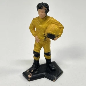 vtg BUDDY L Japan Yellow & Black Plastic Figure racing Man 2 1/4" - Picture 1 of 4