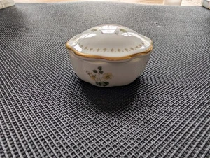 Wedgwood Mirabelle Vintage Fine Bone China kleine Schatulle  - Bild 1 von 5