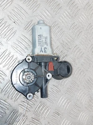 Moteur leve vitre avant droit TOYOTA AVENSIS VERSO PHASE 1 8571042080 - Photo 1/4
