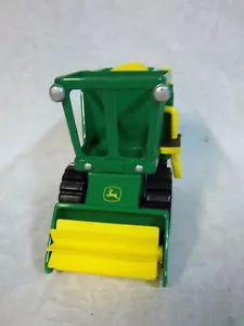 RC2 John Deere Harvester Plastic 8" Farm Equipment Toy - Picture 1 of 5