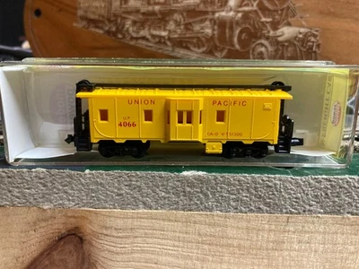 MODEL POWER N SCALE UNION PACIFIC BAY WINDOW CABOOSE #4066 - Image 1 of 2