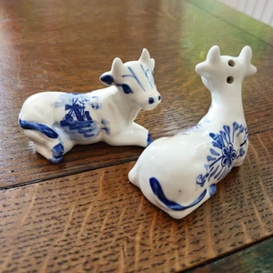 Delft Blue Cow Salt And Pepper Shakers Ceramic - Picture 1 of 12