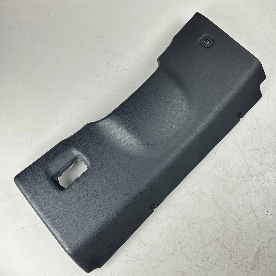 Chevrolet Corvette 2005-2013 lado izquierdo del conductor inferior rodillera panel de ajuste OEM Foto 1 de 4