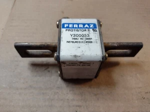 Ferraz Protistor Y300033 (A070UD31KI500) 700VAC 500A collegamento fusibile - Foto 1 di 4
