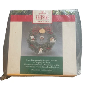 Vtg. 1990 Display Wreath still in its plastic wrapper Hallmark no ornaments - Picture 1 of 2