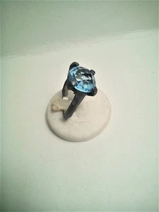 ANELLO TOPAZIO AZZURRO TONDO TAGLIO BRIOLETTE IN ARGENTO BRUNITO 925 - Foto 1 di 4