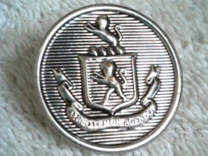 Vintage 3/4" SILVER SPECTEMUR AGENDO SHIELD LION UNIFORM COAT BUTTON - Picture 1 of 3