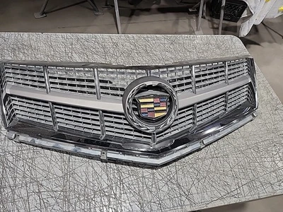 2010-2012 凯迪拉克 SRX 上格栅带徽章镀铬和灰色 2011 — 第 1/4 张图片