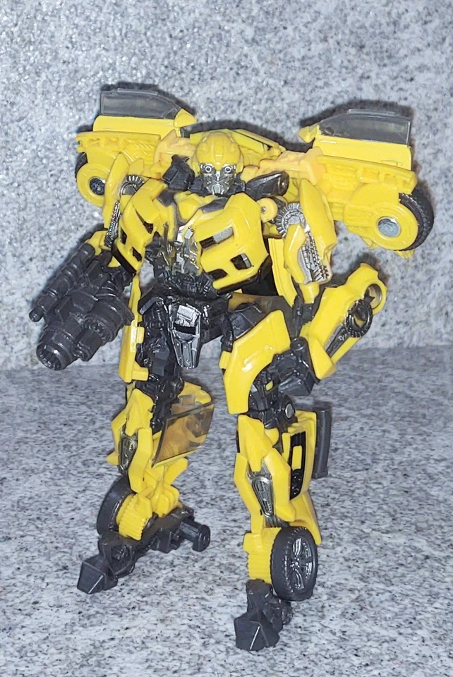 Transformers Studio Series 87 BUMBLEBEE Complete Dotm Deluxe Ss-87 Figure - Image 1 of 4