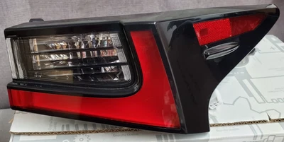 2021 - 2025 LEXUS IS300 IS350 IS500 外置尾灯原始设备制造商右乘客侧 LED — 第 1/4 张图片