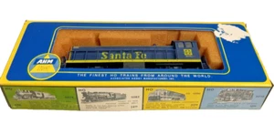 Locomotora diésel AHM HO Scale Artículo # 5010E Santa Fe Alco 1000 en caja - Imagen 1 de 16