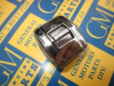 Interruptor de ventana eléctrica de botón único GM & Packard 1948-1953 con bisel cromado Foto 1 de 4