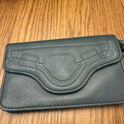 Muñequera de cuero para mujer Foley + Corinna Blue City Chatter Foto 1 de 4