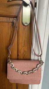 Kleine Mokassin Kroko Handtasche hellrosa von F&F Neu ohne Etikett - Bild 1 von 9