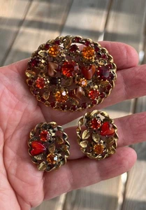 Vintage Austria ROSSO/ARANCIO/ORO strass e CUORI ROSSI/MARRONI GP SPILLA/ORECCHINI - Foto 1 di 16