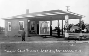 Tourist Camp Tankstelle Bowbells North Dakota ND - 8,5x11 Druck - Bild 1 von 2