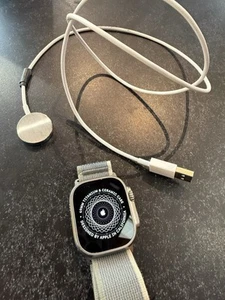 Apple Watch Ultra 2 (GPS + cellular) 49mm Titanium & Ceramic READ DESCRIPIPTION - Photo 1 sur 5