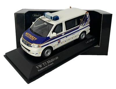 Volkswagen T5 Multivan Notarzt (ambulance) - 1/43 scale - VW Minichamps modelcar - Image 1 of 4