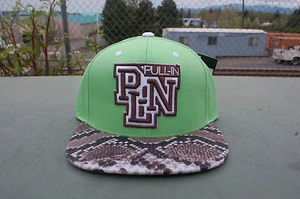 Neu mit Etikett PULL-IN CASQUETTE DRUCKKNOPF SCHLANGENMÜTZE $ 30 brandneu Einheitsgröße - Bild 1 von 6