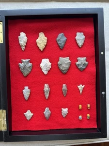 Original Pfeilspitzen Sammlung, 15 Stück, Südost USA, mit Wandkoffer - Bild 1 von 5