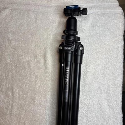 Benro TSL08AN00 Slim Aluminum-Alloy Tripod - Max Ld 8.8 lb / 4 kg (g) - Image 1 of 4