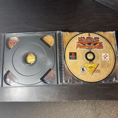 Yu-Gi-Oh Forbidden Memories (Sony PlayStation 1, 2001) tem quebra na lateral da caixa - Imagem 1 de 2