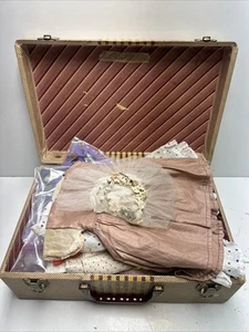 Vintage Doll Clothing Lot (different Sizes) And Small Vintage Trunk - Picture 1 of 10