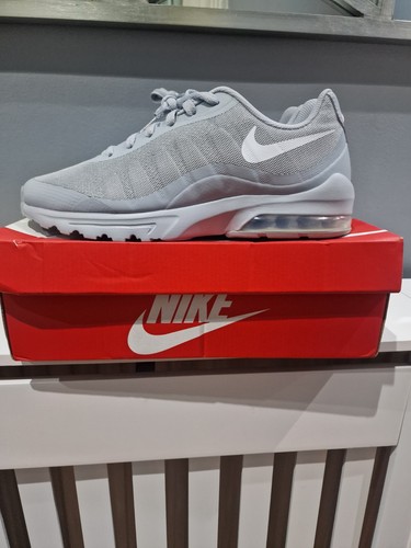 Nike Air Max Invigor Scarpe da Ginnastica Uomo Grigio Bianco 10.5 UK