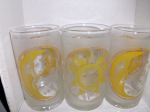 3  Milchglas Gläser mit Mond und Sonne Motiv - Bild 1 von 1